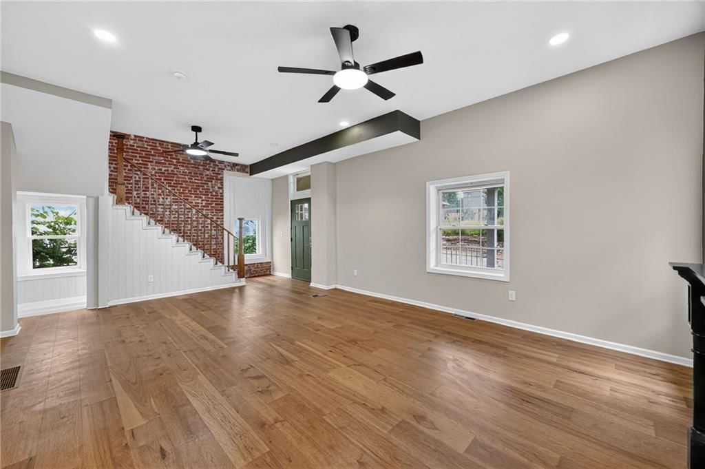 528 Park Avenue — photo 8