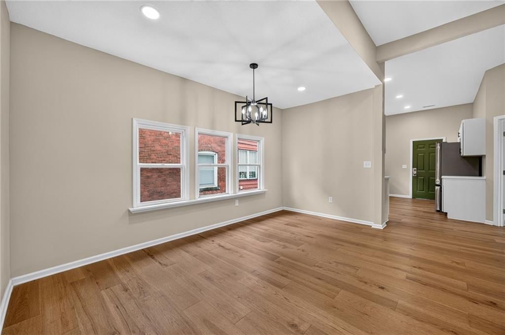 528 Park Avenue — photo 12