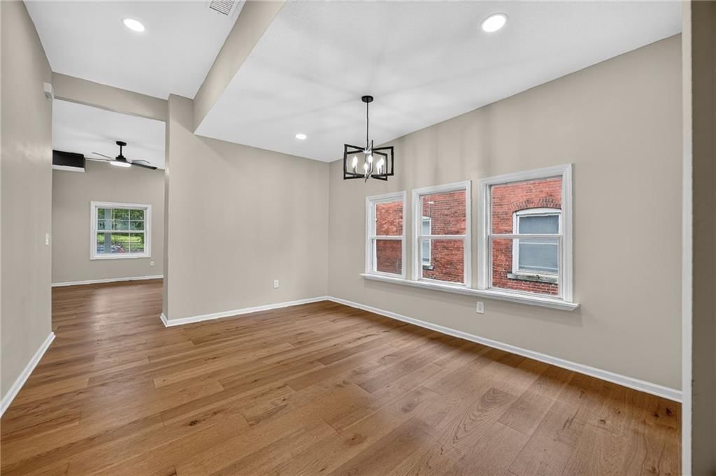 528 Park Avenue — photo 13