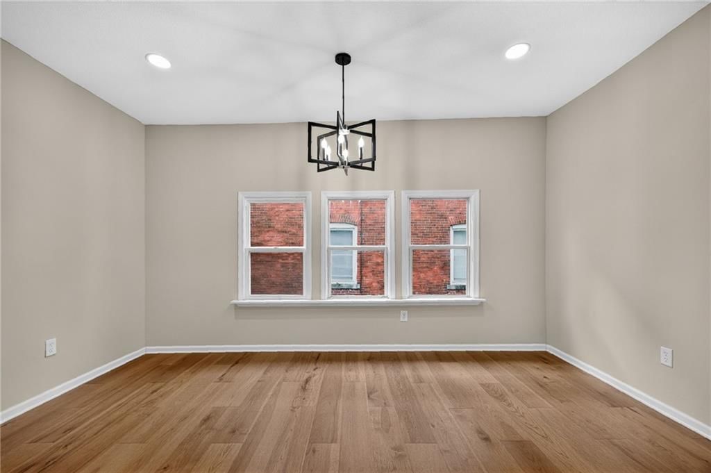 528 Park Avenue — photo 14