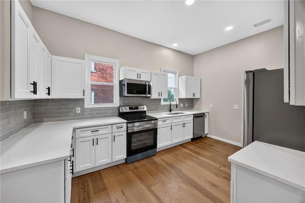 528 Park Avenue — photo 15