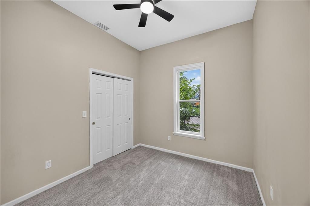 528 Park Avenue — photo 22