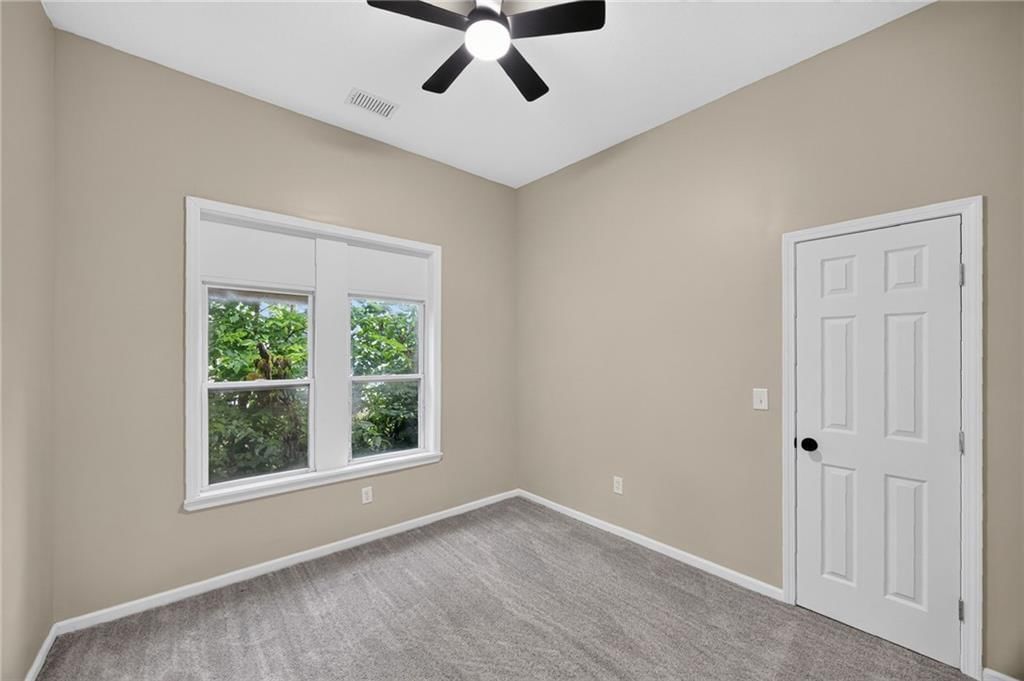 528 Park Avenue — photo 23