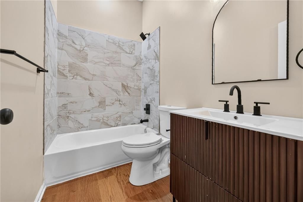 528 Park Avenue — photo 24