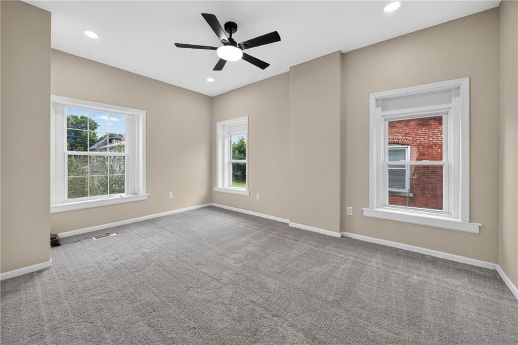 528 Park Avenue — photo 27