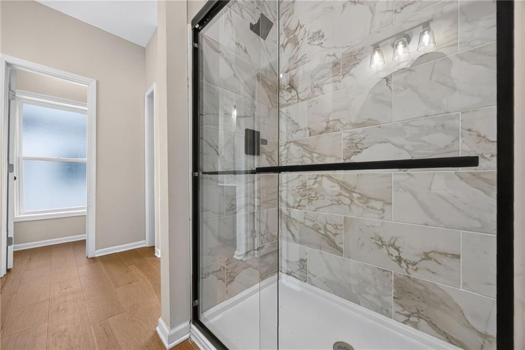 528 Park Avenue — photo 29