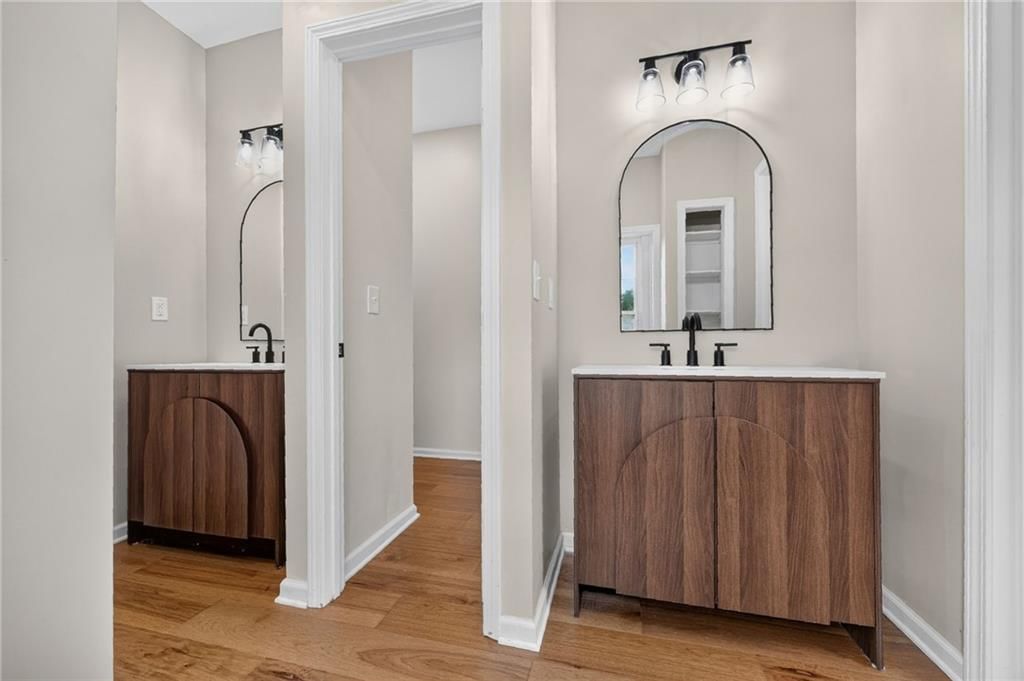 528 Park Avenue — photo 30
