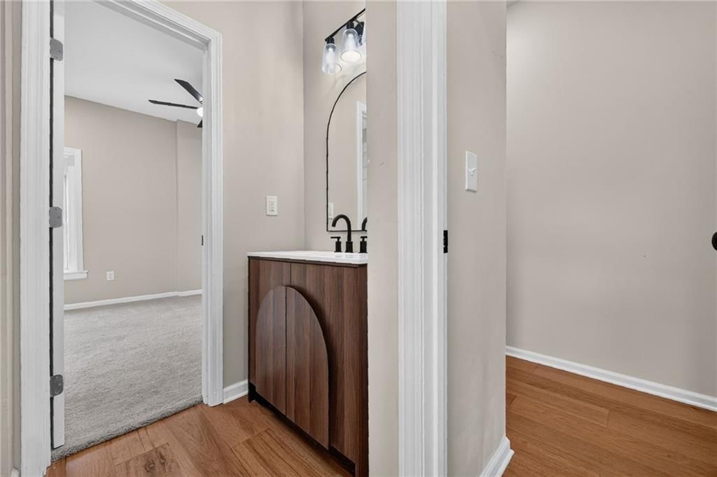 528 Park Avenue — photo 31