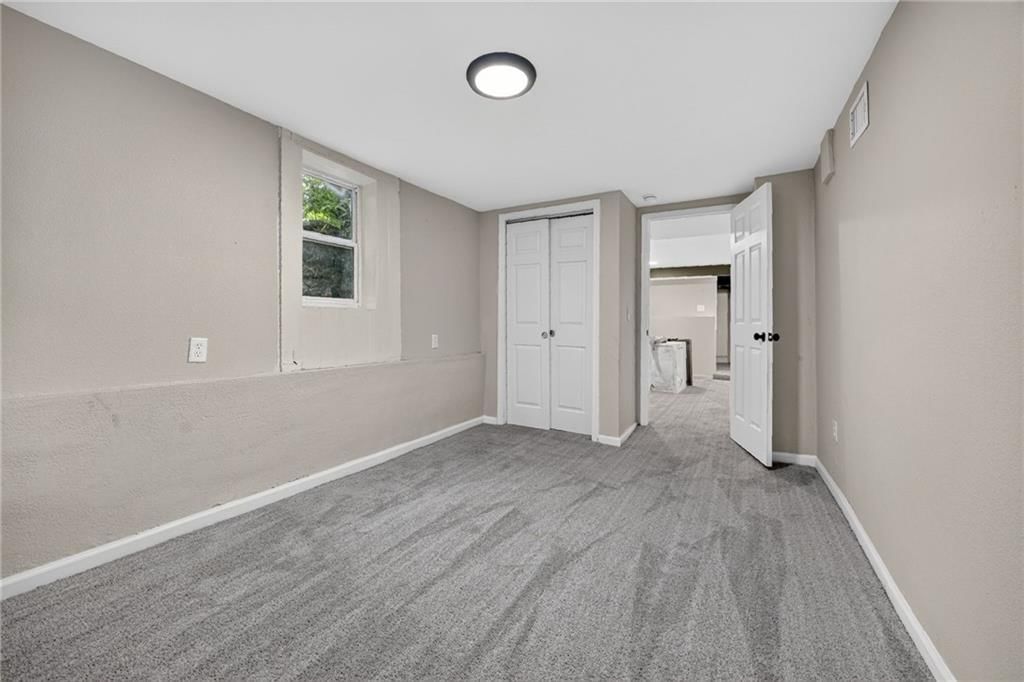 528 Park Avenue — photo 37