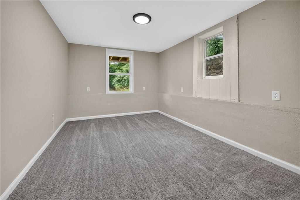 528 Park Avenue — photo 38