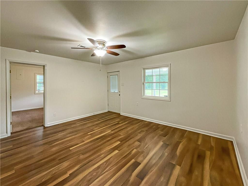 412 E Saline Street — photo 5