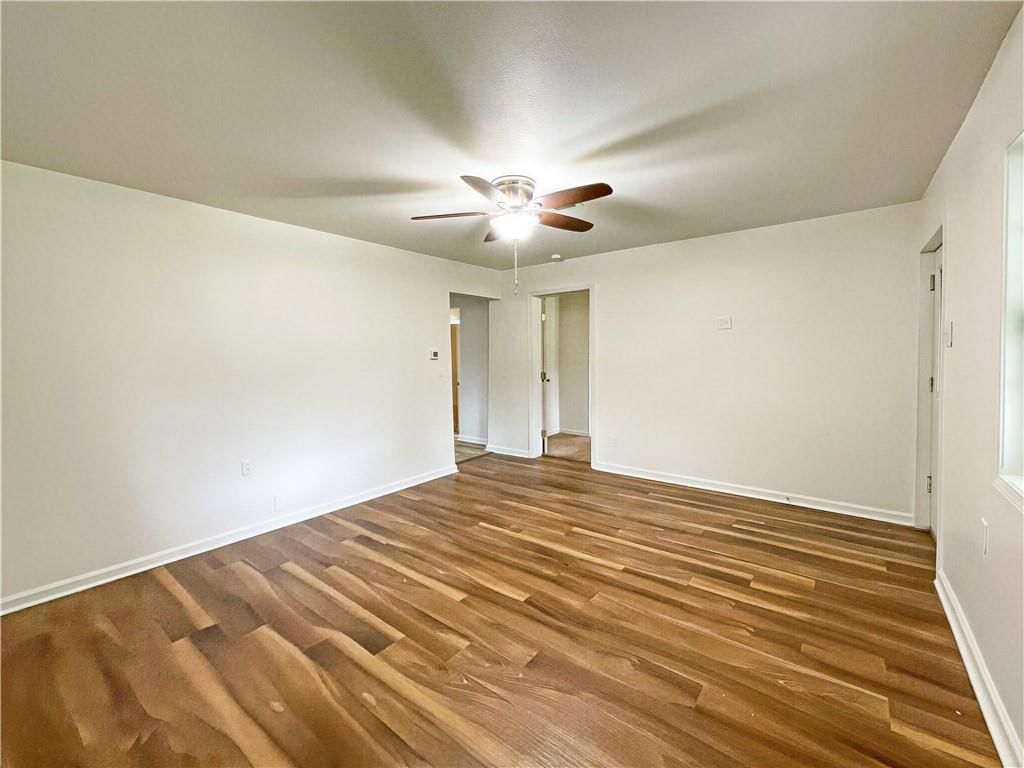 412 E Saline Street — photo 6