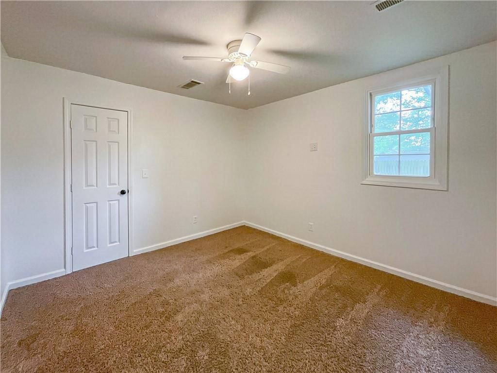 412 E Saline Street — photo 15