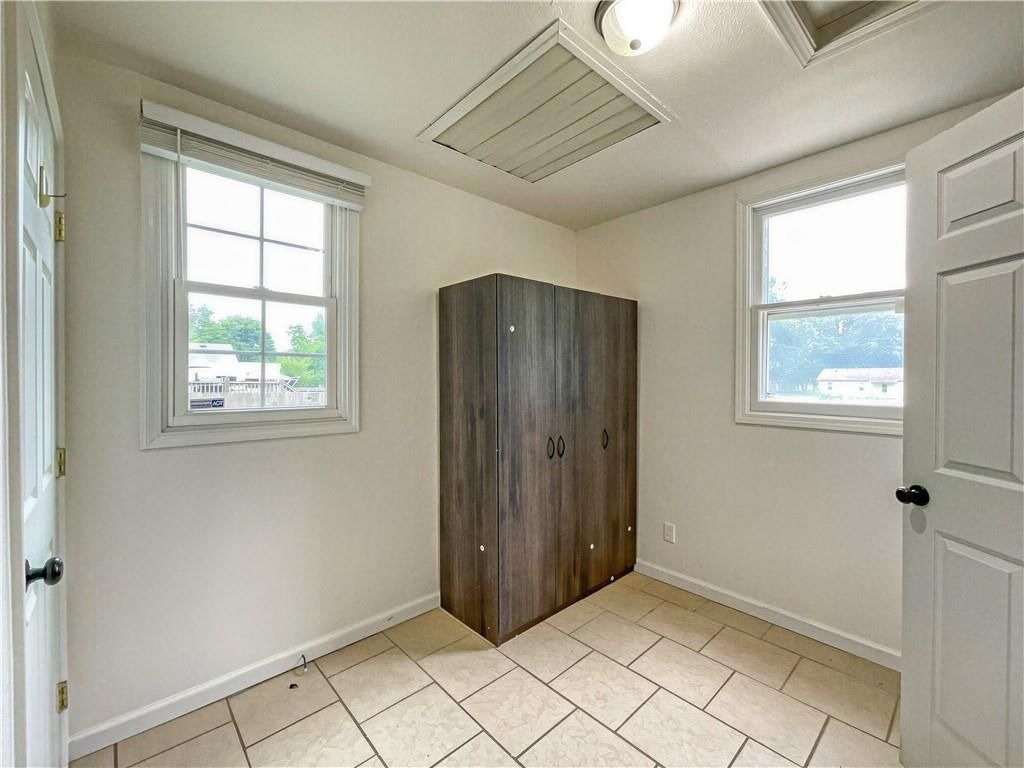 412 E Saline Street — photo 21