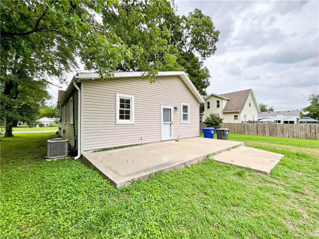 412 E Saline Street — photo 22