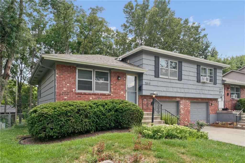 7817 England Drive — photo 1