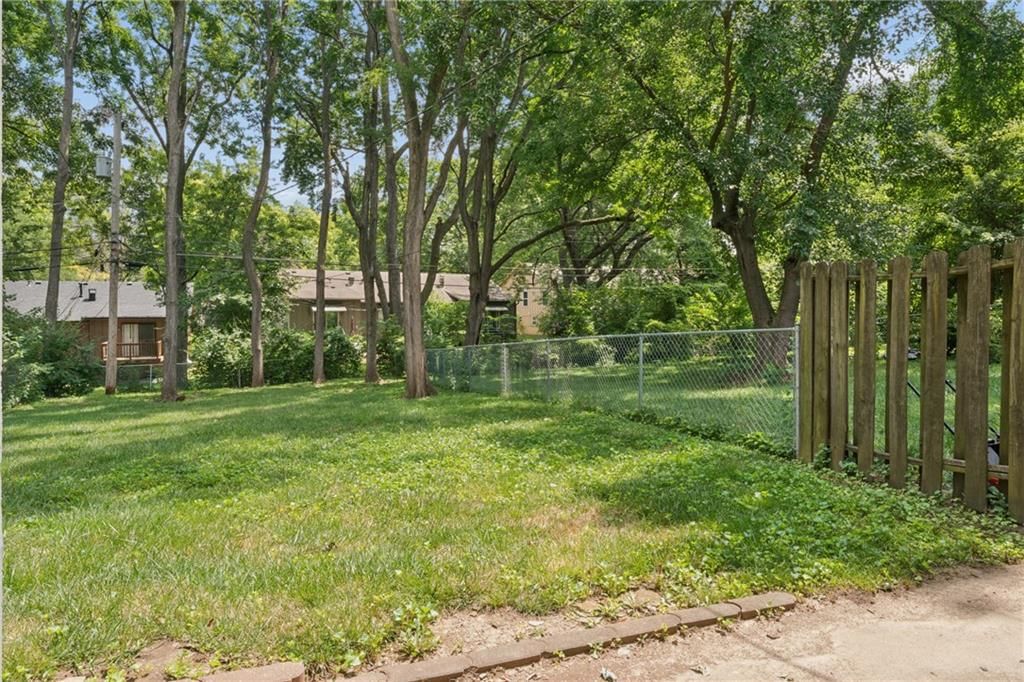 7817 England Drive — photo 37