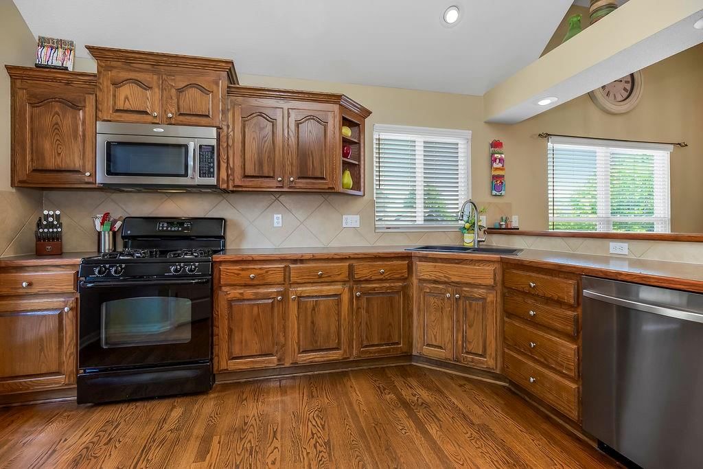 2282 W Layton Drive — photo 9