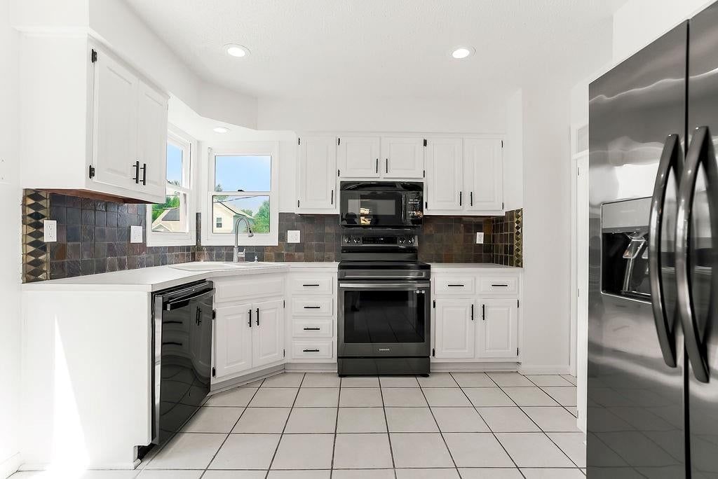 4900 Ballentine Street — photo 10