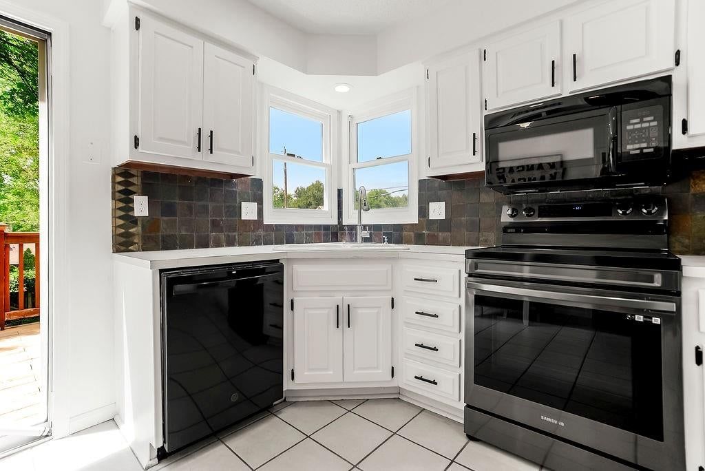 4900 Ballentine Street — photo 11