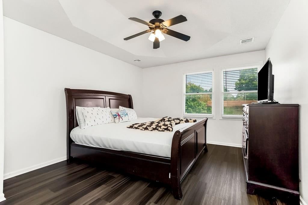 4900 Ballentine Street — photo 14