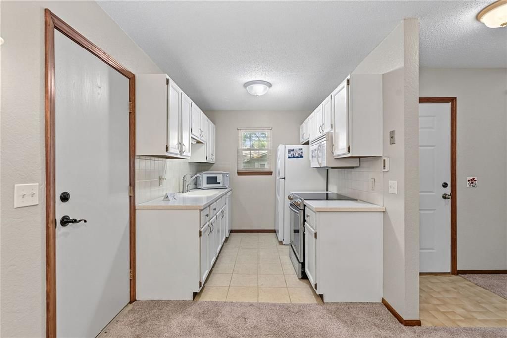 11327 W 77TH Terrace — photo 8