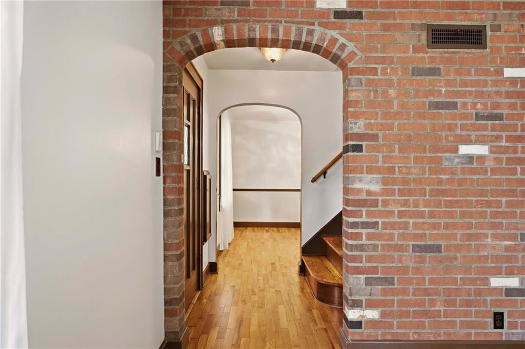 1204 E Walnut Street — photo 11