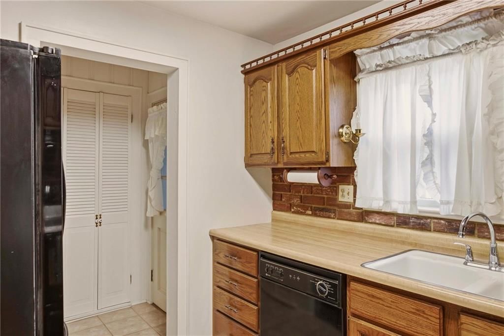 1204 E Walnut Street — photo 13