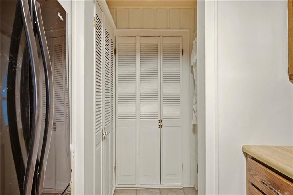 1204 E Walnut Street — photo 14