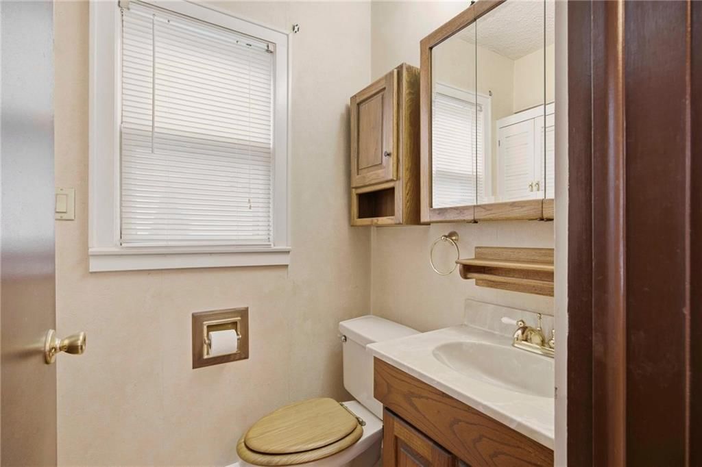 1204 E Walnut Street — photo 19