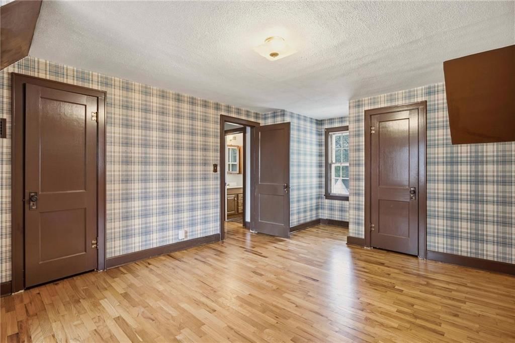 1204 E Walnut Street — photo 26
