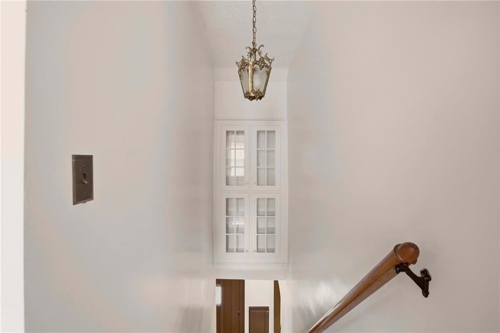 1204 E Walnut Street — photo 28