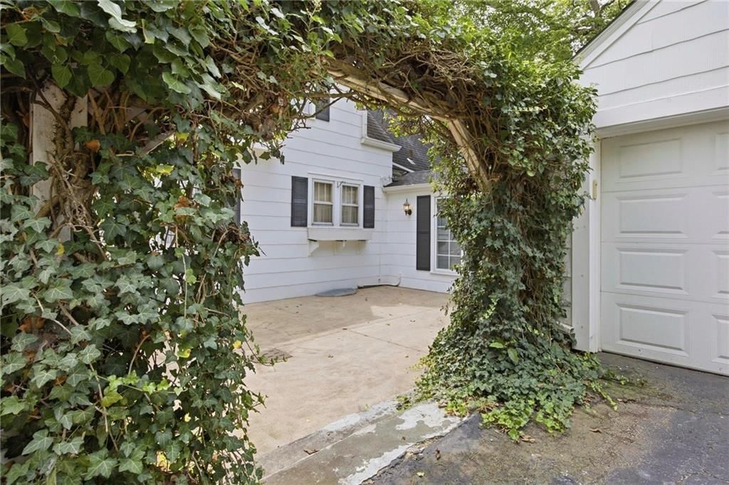 1204 E Walnut Street — photo 33