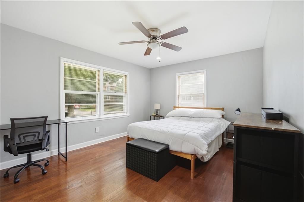 Photo 15 of 20 - 5736 Woodson Street, Mission, KS 66202