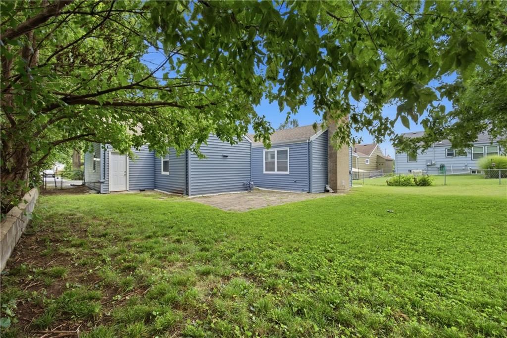 Photo 19 of 20 - 5736 Woodson Street, Mission, KS 66202