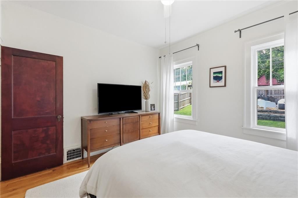 4141 Kenwood Avenue — photo 29