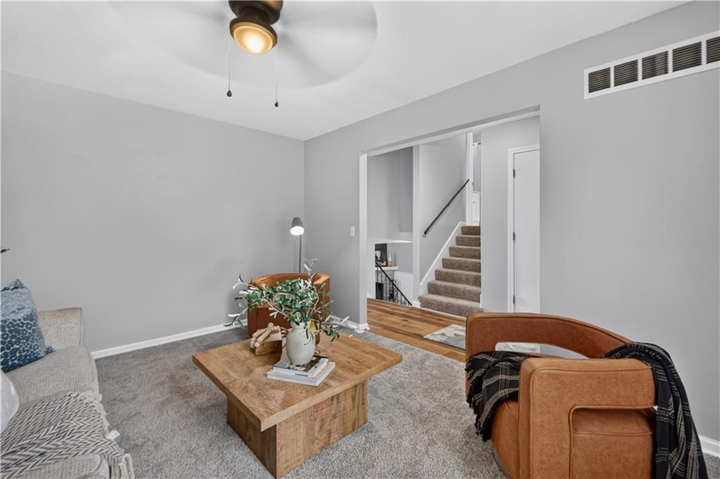 1225 W Sheridan Street — photo 8