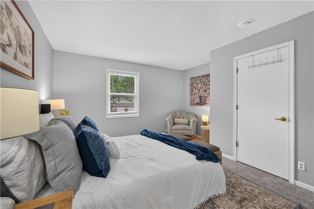 1225 W Sheridan Street — photo 18