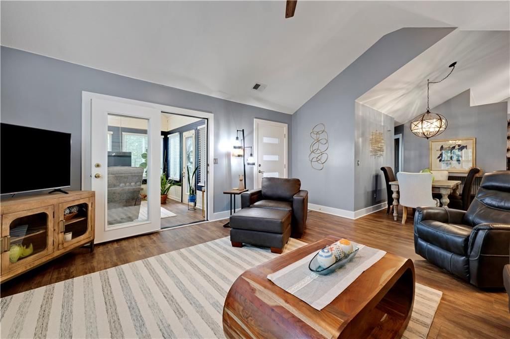 2046 W 139th Street — photo 10