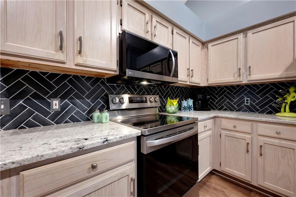 2046 W 139th Street — photo 17