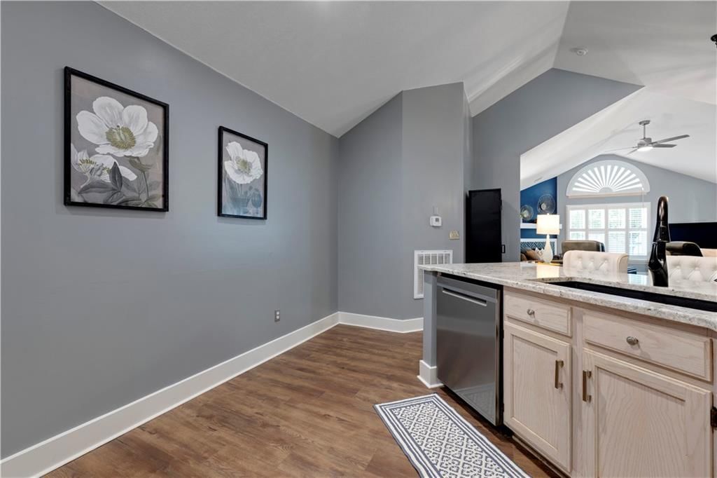 2046 W 139th Street — photo 18
