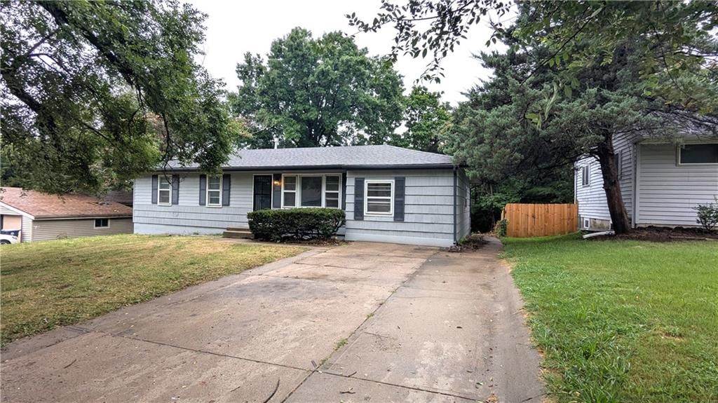 8618 Winchester Avenue — photo 2