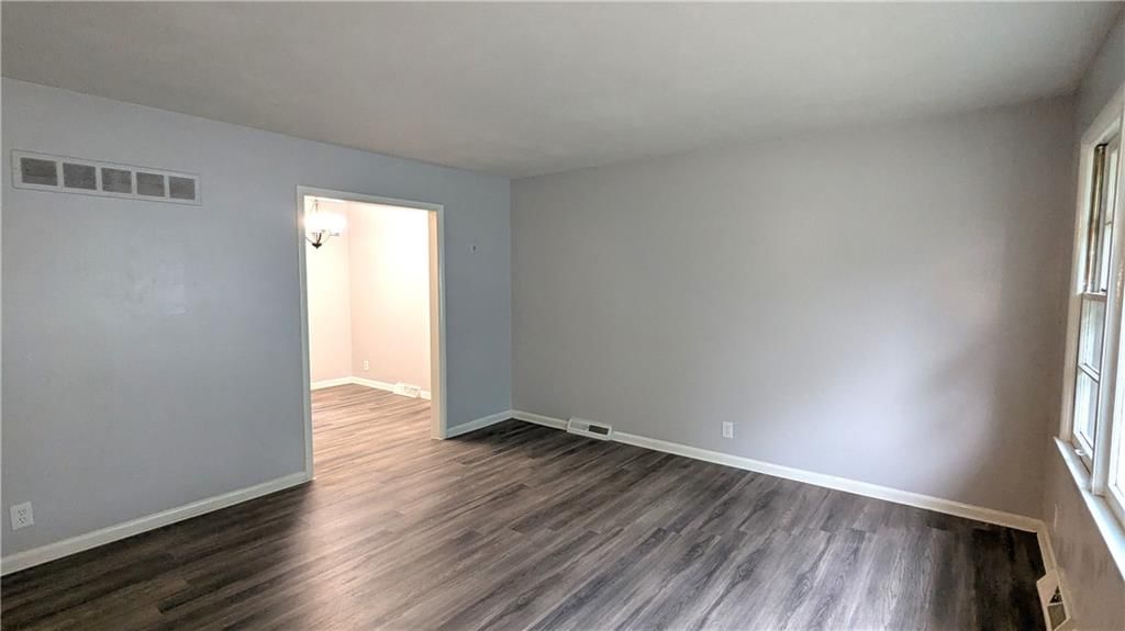 8618 Winchester Avenue — photo 7