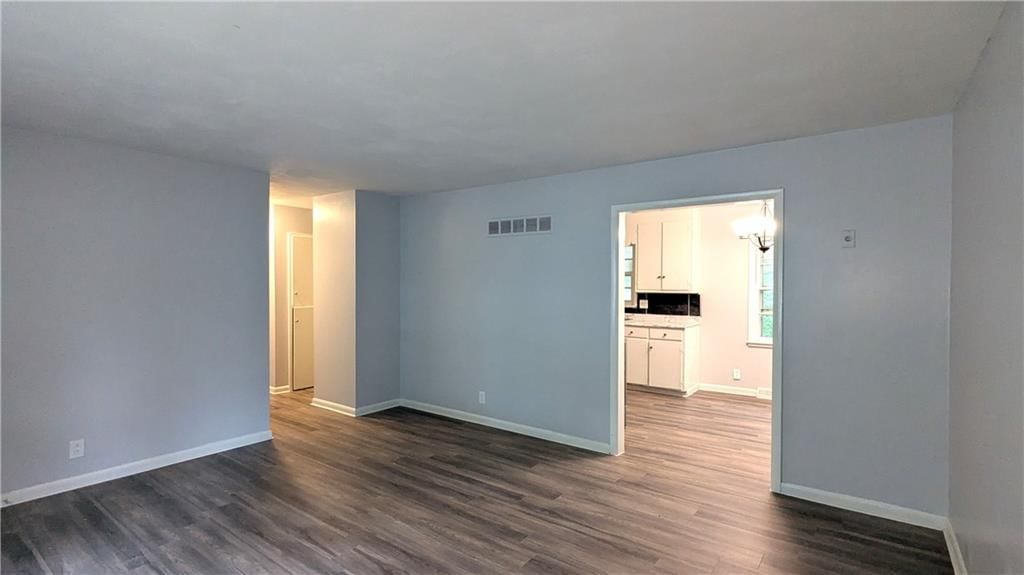 8618 Winchester Avenue — photo 8