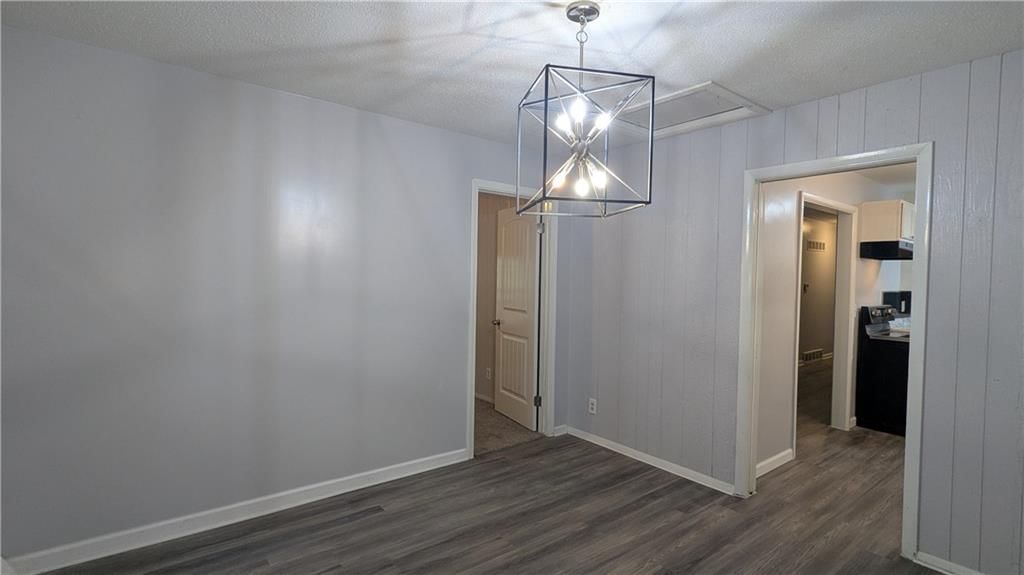 8618 Winchester Avenue — photo 9