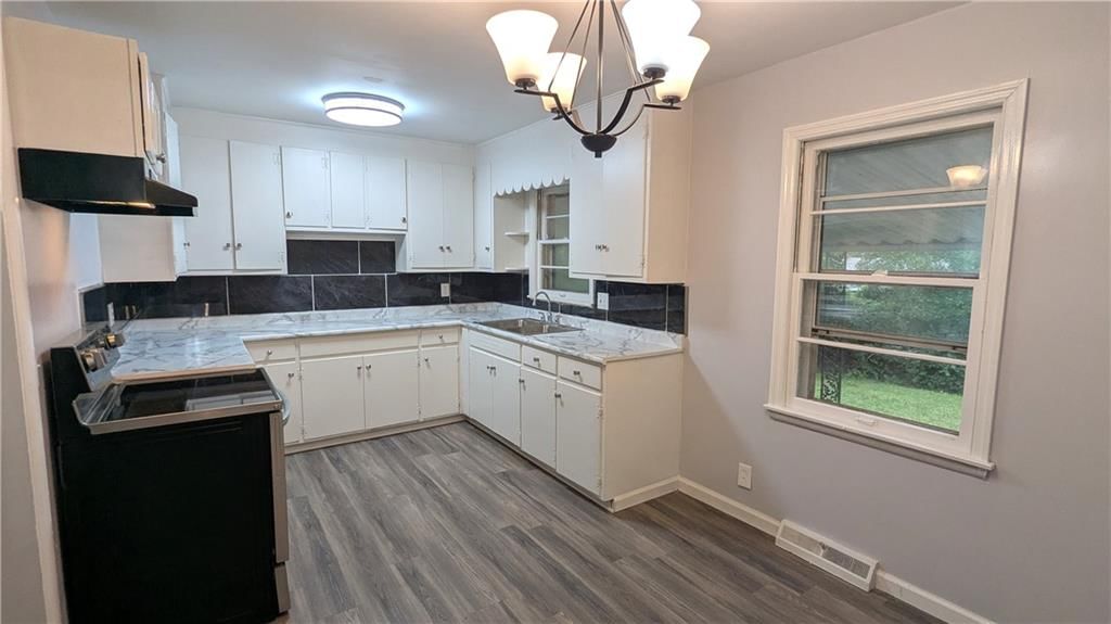 8618 Winchester Avenue — photo 10