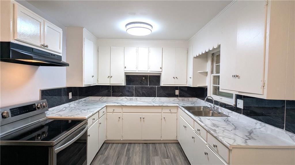 8618 Winchester Avenue — photo 12