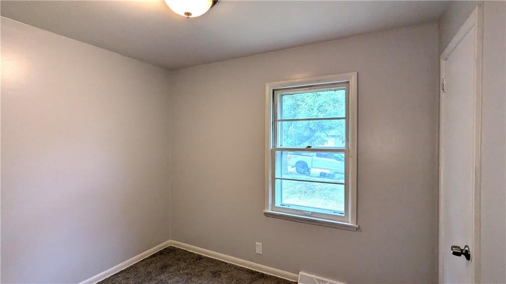 8618 Winchester Avenue — photo 21