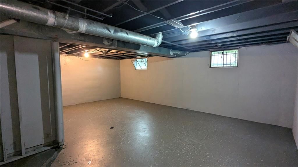 8618 Winchester Avenue — photo 33