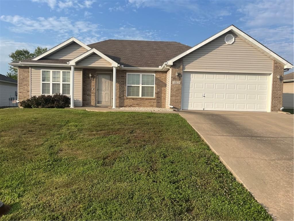 1104 Carlisle Drive — photo 1